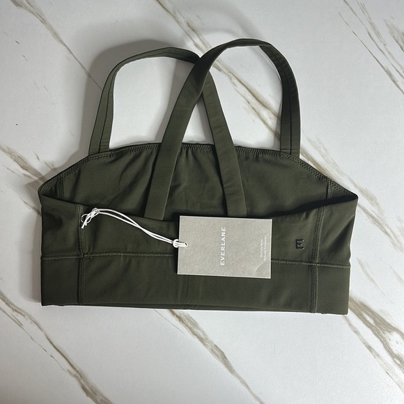 Everlane The Perform Cropped Top NWT in Dark Green Size XS SOLD OUT ONLINE - Picture 8 of 10